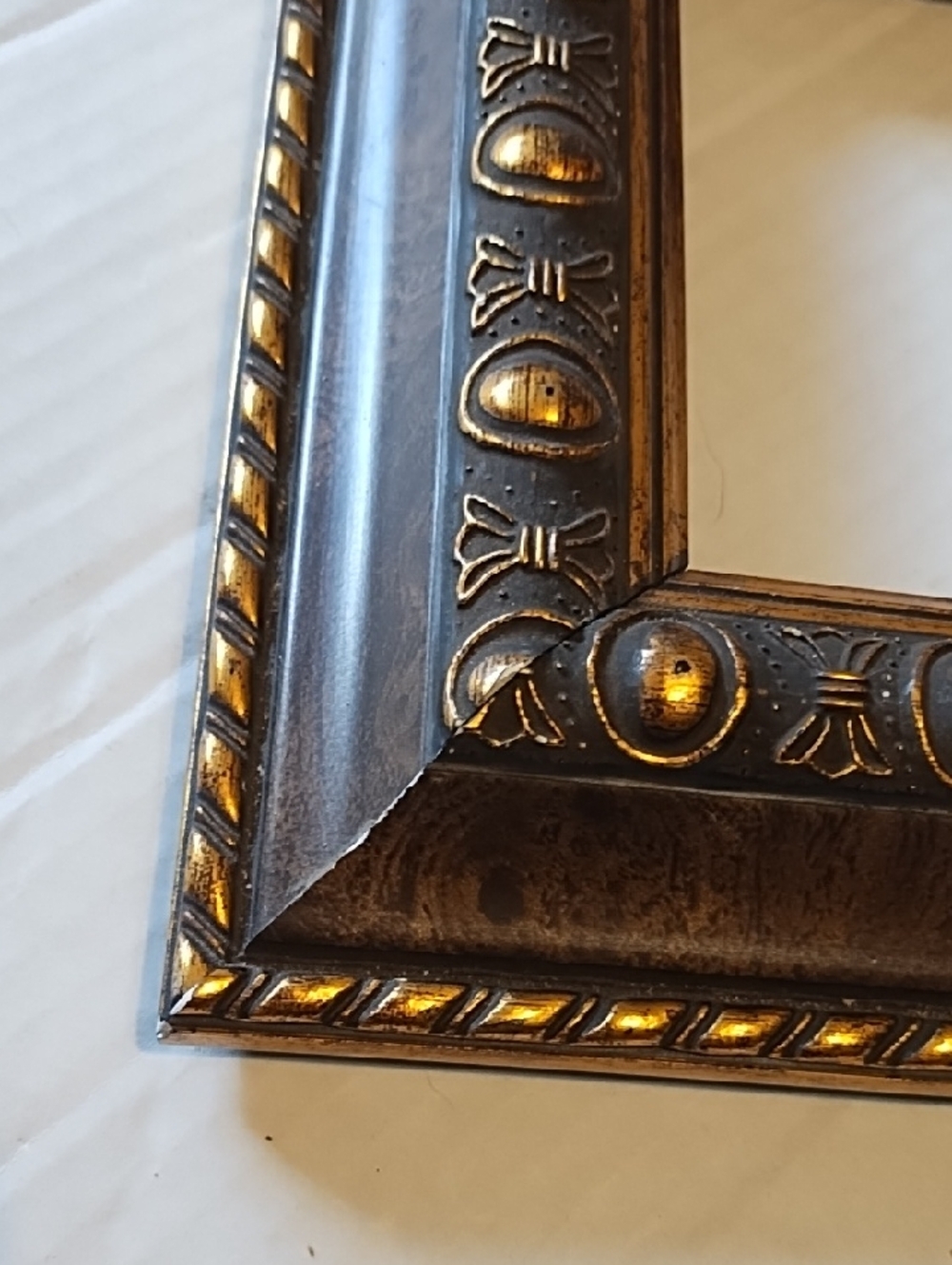 Ornate Antique-Style Gold and Brown Decorative Picture Frame - Picture 4 of 10